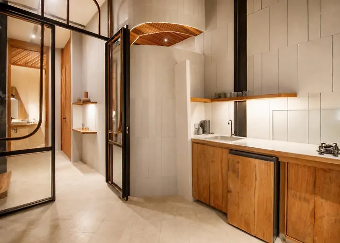 Modern 1-br Loft With Art Deco Vibe Shared Pool *