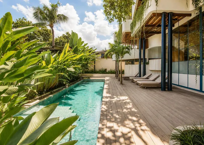Modern 1-br Loft With Art Deco Vibe Shared Pool Hotel