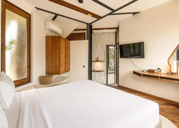 Hotel Modern 1-br Loft With Art Deco Vibe Shared Pool Canggu (Bali)