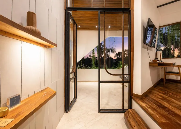 Modern 1-br Loft With Art Deco Vibe Shared Pool