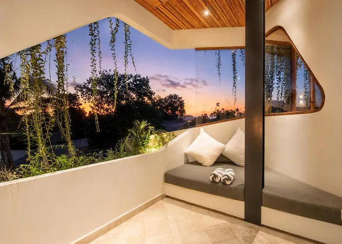 Modern 1-br Loft With Art Deco Vibe Shared Pool Hotel