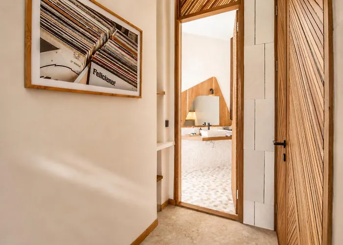 Hotel Modern 1-br Loft With Art Deco Vibe Shared Pool