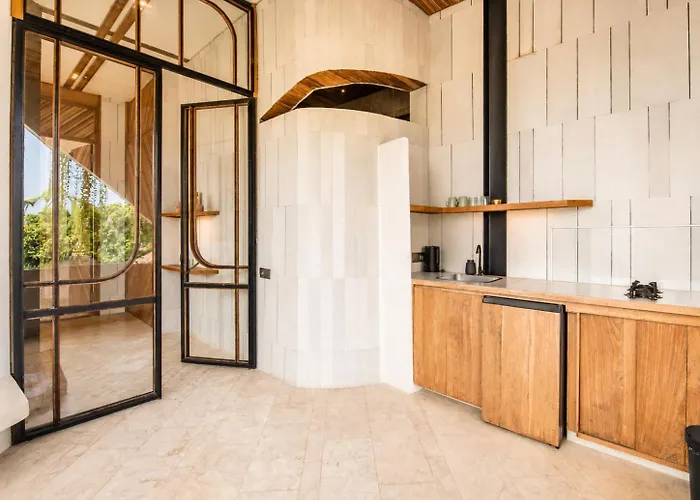 Hotel Modern 1-br Loft With Art Deco Vibe Shared Pool *