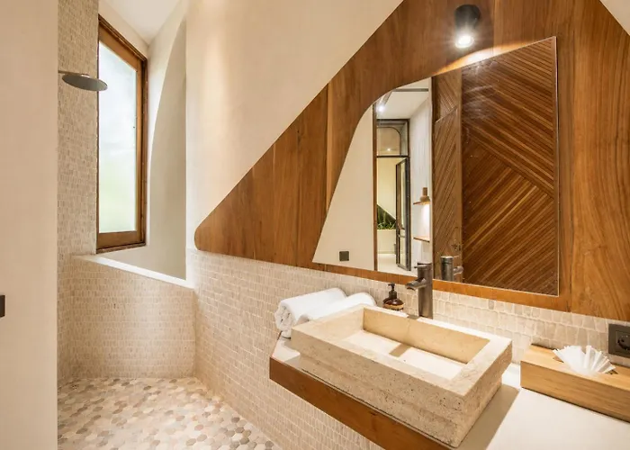 Hotel Modern 1-br Loft With Art Deco Vibe Shared Pool